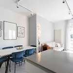 Elegant Flat In Ponte Milvio 아파트