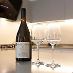 Elegant Flat In Ponte Milvio 아파트 *