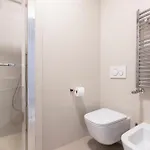Elegant Flat In Ponte Milvio 아파트 *