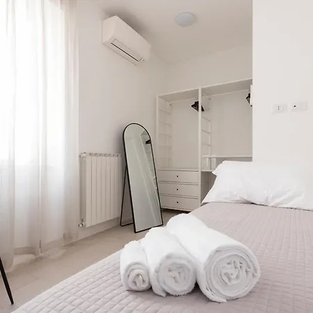 Elegant Flat In Ponte Milvio Apartament